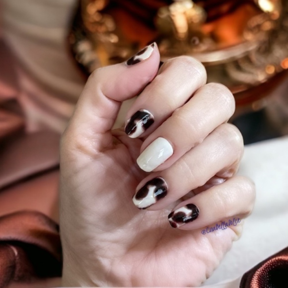 Color Street | Show and Shell, tortoise design nail strips